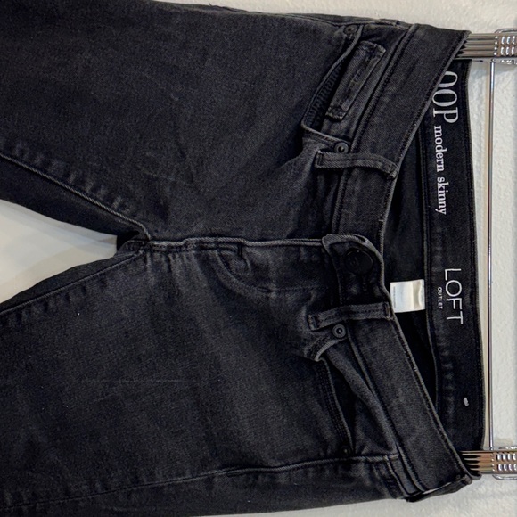 LOFT Women's Skinny Jeans in Black and Dark Blue - Picture 4 of 14